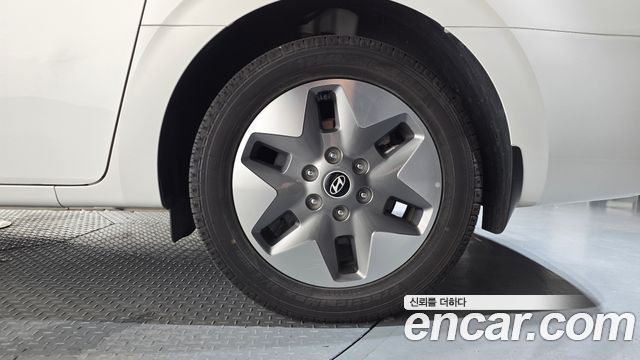 Hyundai Staria 2025 — photo 7