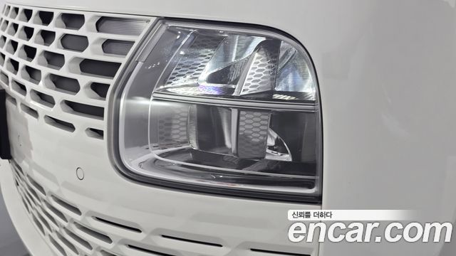 Hyundai Staria 2025 — photo 8
