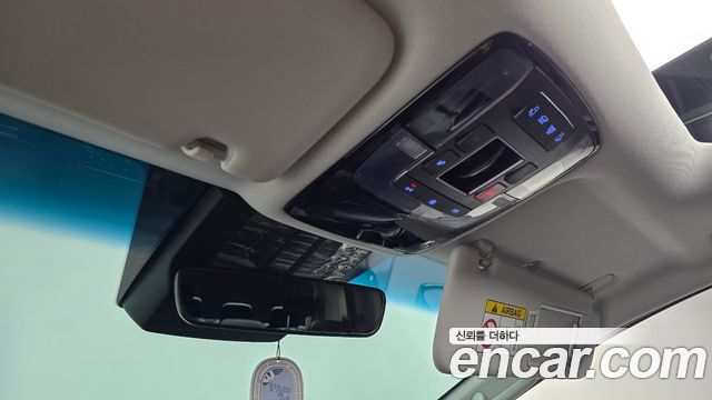 Hyundai Staria 2025 — photo 27