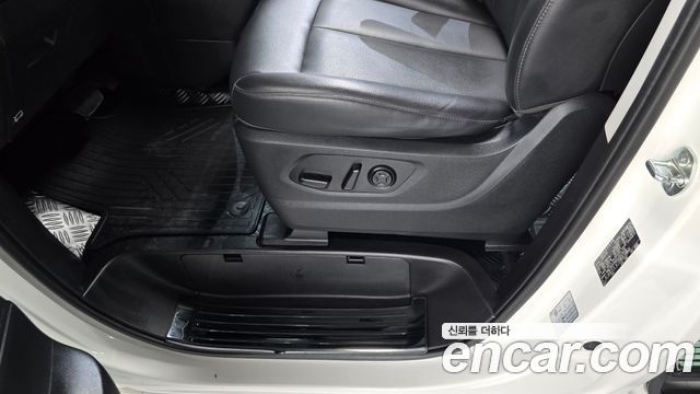Hyundai Staria 2025 — photo 31