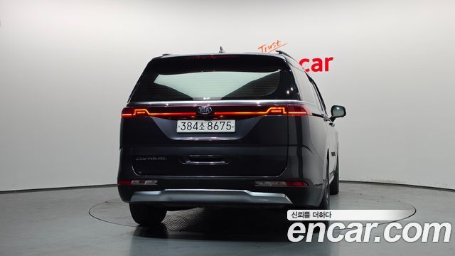Kia Canival 2021 — photo 4