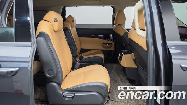 Kia Canival 2021 — photo 11