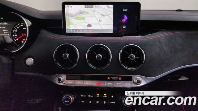 Kia Stinger 2021 — photo 18