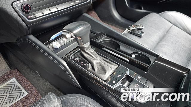 Kia K7 2017 — photo 12