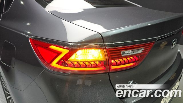 Kia K7 2017 — photo 9