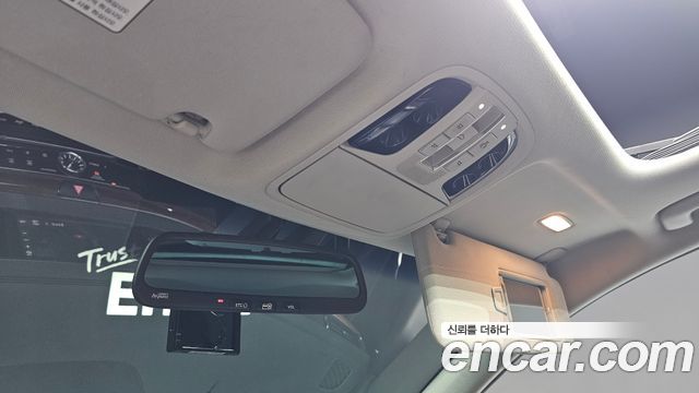 Kia K7 2017 — photo 29
