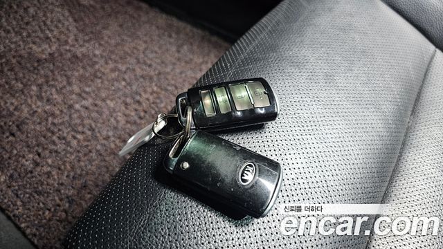 Kia K7 2017 — photo 35