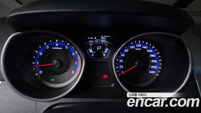 Hyundai AVANTE 2012 — photo 8