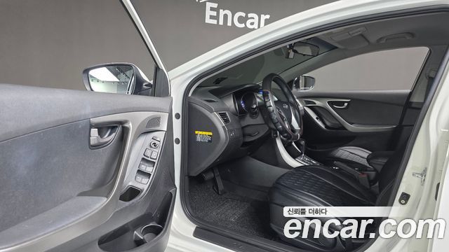 Hyundai AVANTE 2012 — photo 10