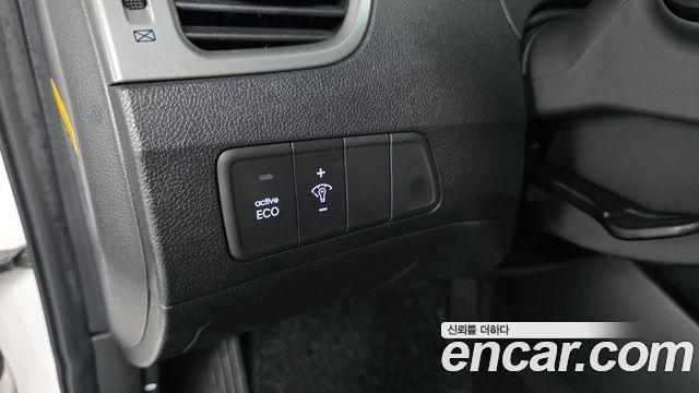 Hyundai AVANTE 2012 — photo 12