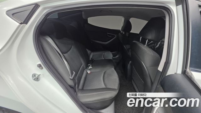 Hyundai AVANTE 2012 — photo 18