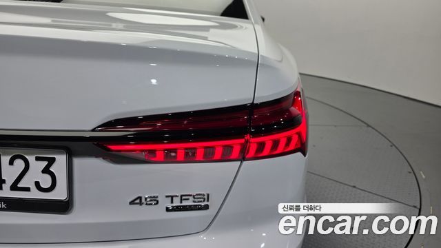 Audi A6 2025 — photo 9