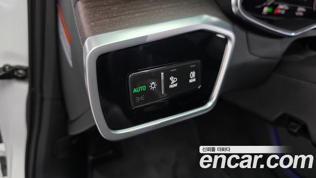 Audi A6 2025 — photo 32