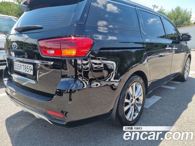 Kia Canival 2020 — photo 4