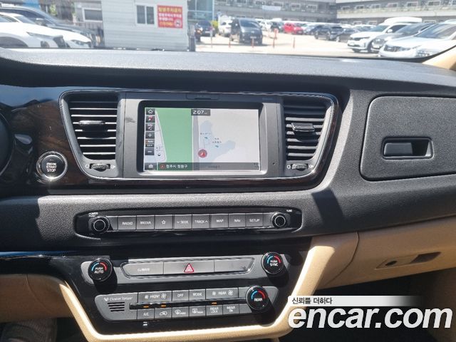 Kia Canival 2020 — photo 13