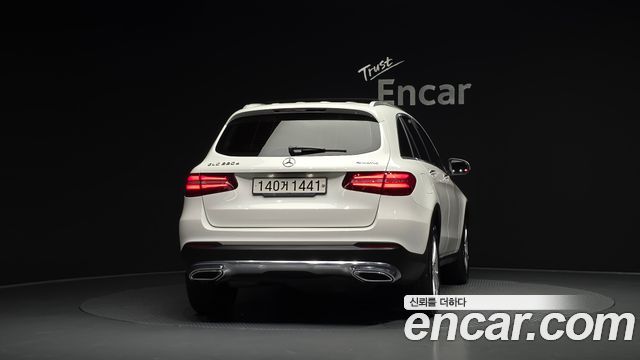 Mercedes-Benz GLC-Class 2016 — photo 4