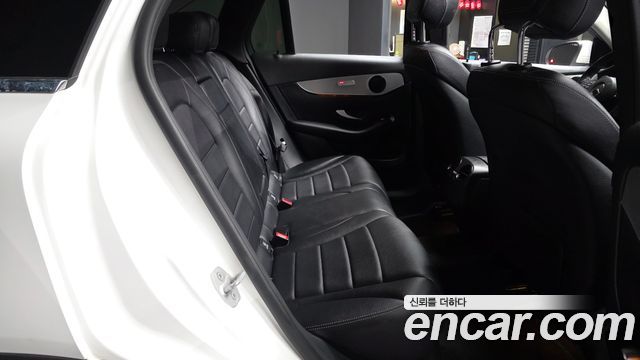 Mercedes-Benz GLC-Class 2016 — photo 18
