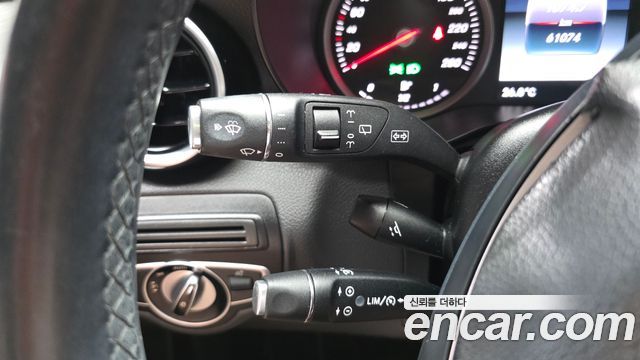 Mercedes-Benz GLC-Class 2016 — photo 22