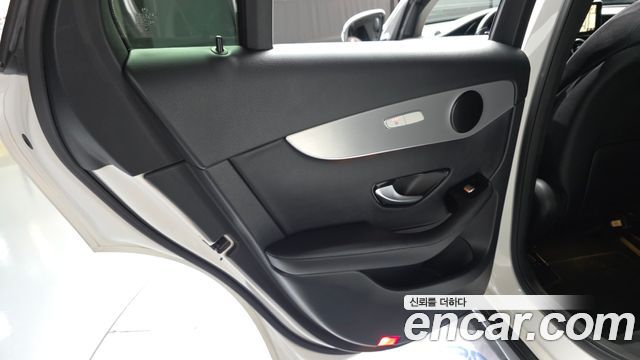Mercedes-Benz GLC-Class 2016 — photo 15