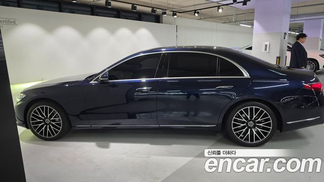 Mercedes-Benz S-Class 2025 — photo 8