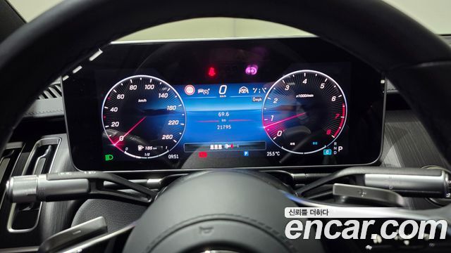 Mercedes-Benz S-Class 2025 — photo 16