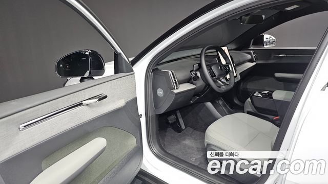 Volvo EX30 2026 — photo 13