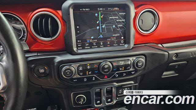 Jeep Wrangler 2020 — photo 14
