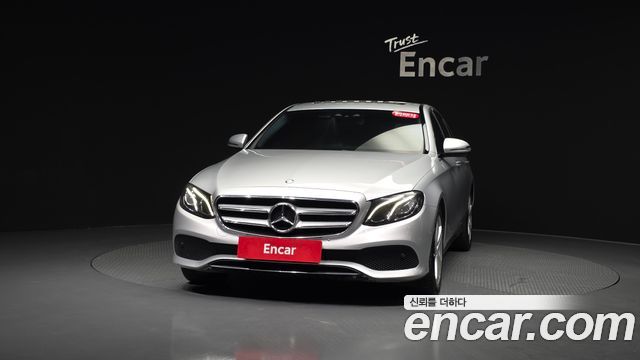 Mercedes-Benz E-Class 2017 — photo 3