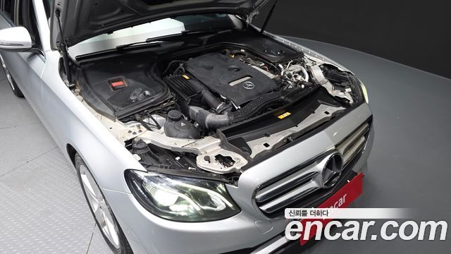 Mercedes-Benz E-Class 2017 — photo 6