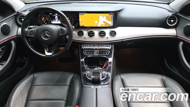 Mercedes-Benz E-Class 2017 — photo 10