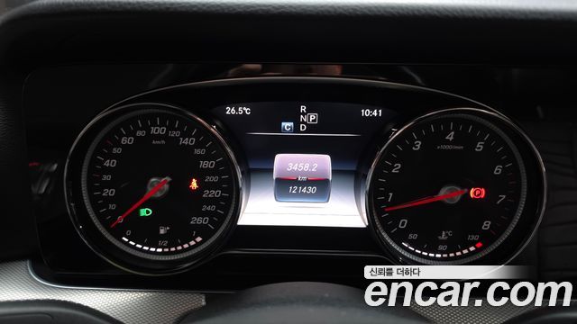 Mercedes-Benz E-Class 2017 — photo 11