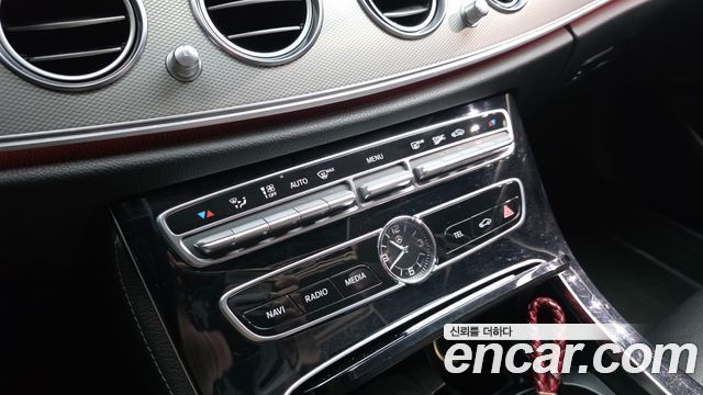 Mercedes-Benz E-Class 2017 — photo 22