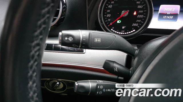 Mercedes-Benz E-Class 2017 — photo 23
