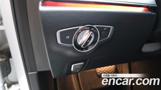 Mercedes-Benz E-Class 2017 — photo 28