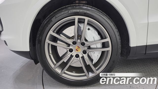Porsche Cayenne 2020 — photo 5