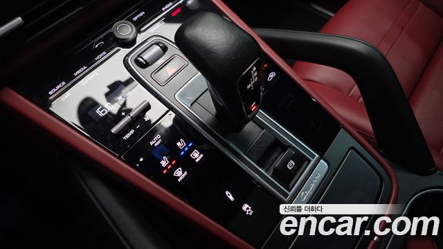 Porsche Cayenne 2020 — photo 9