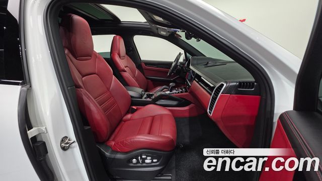 Porsche Cayenne 2020 — photo 10