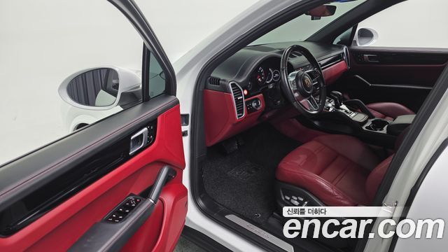 Porsche Cayenne 2020 — photo 13