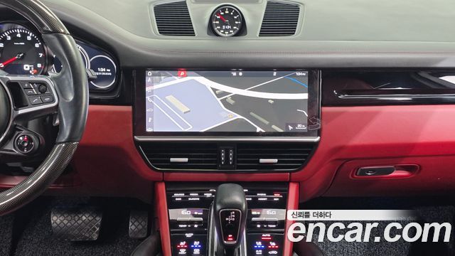 Porsche Cayenne 2020 — photo 15