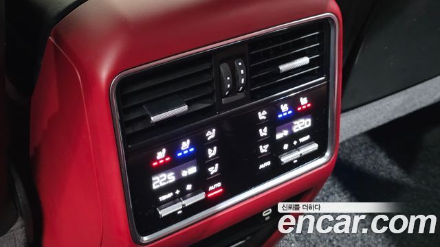 Porsche Cayenne 2020 — photo 18