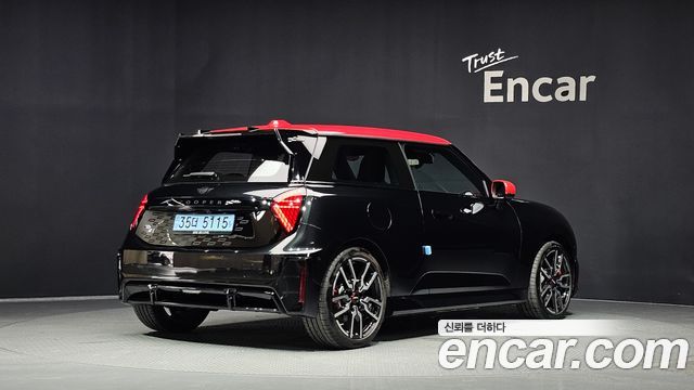 Mini Cooper 2025 — photo 2