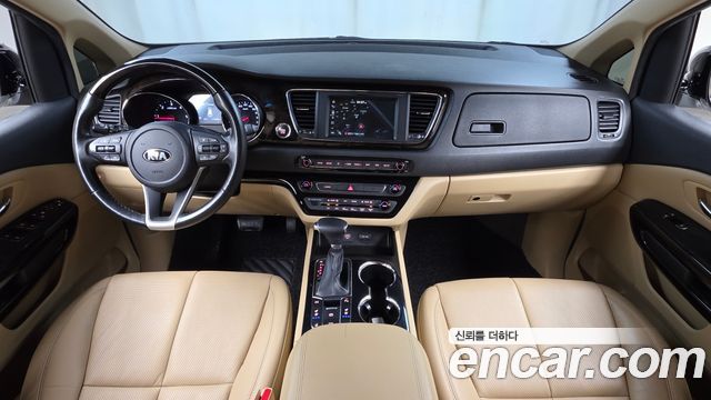 Kia Canival 2019 — photo 7