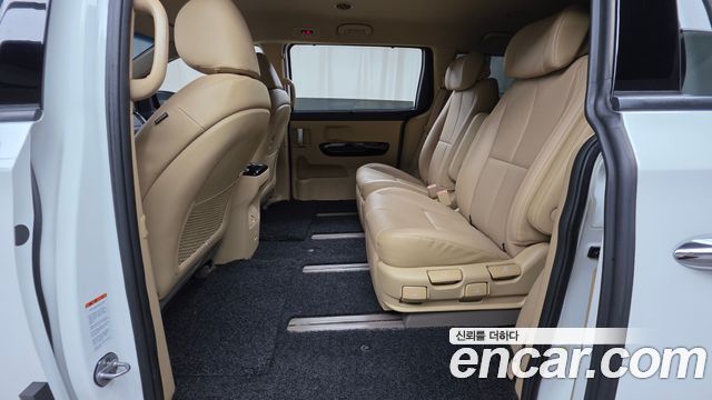 Kia Canival 2019 — photo 12