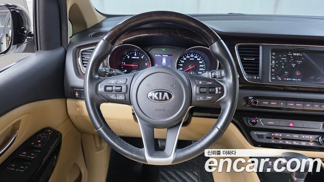 Kia Canival 2019 — photo 15