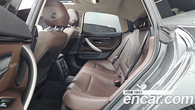 BMW 4-Series 2021 — photo 18