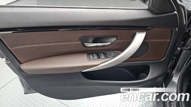BMW 4-Series 2021 — photo 14