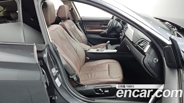 BMW 4-Series 2021 — photo 16