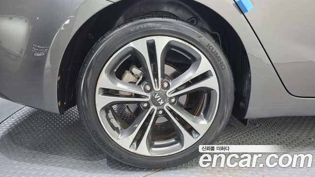 Kia K3 2013 — photo 5