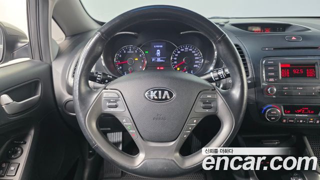 Kia K3 2013 — photo 13