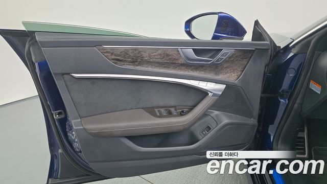 Audi A7 2020 — photo 14